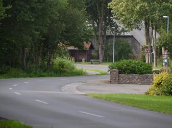 S-Kurve durch die Siedlung